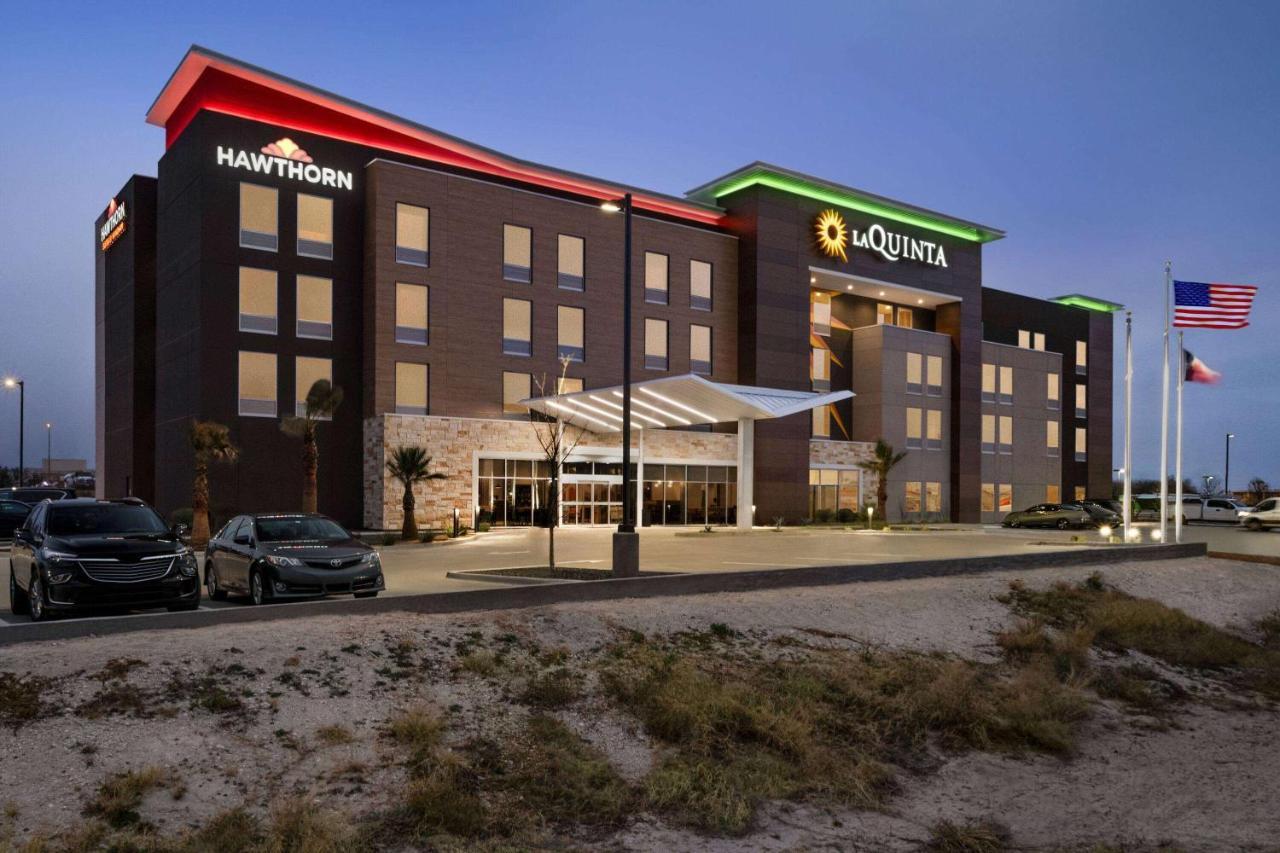 La Quinta Inn & Suites By Wyndham Del Rio Bagian luar foto