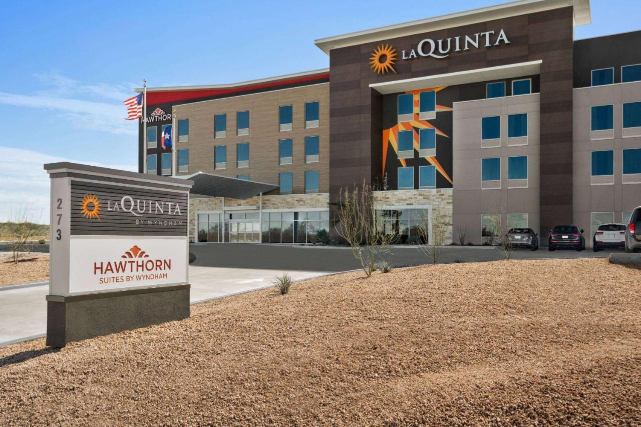 La Quinta Inn & Suites By Wyndham Del Rio Bagian luar foto