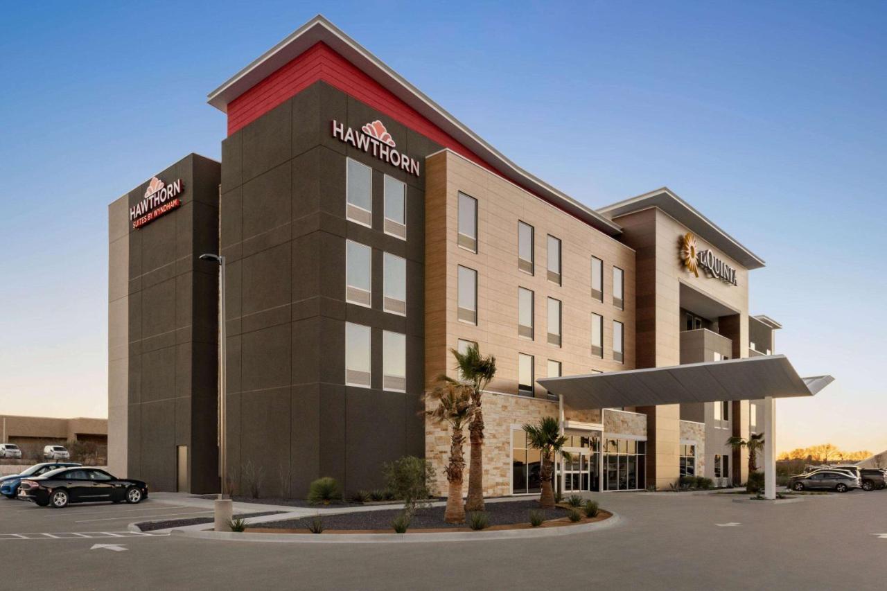 La Quinta Inn & Suites By Wyndham Del Rio Bagian luar foto